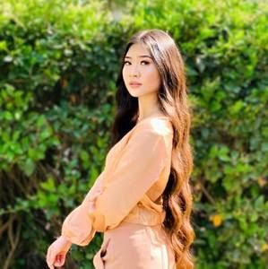 Meet your Posher, Lily